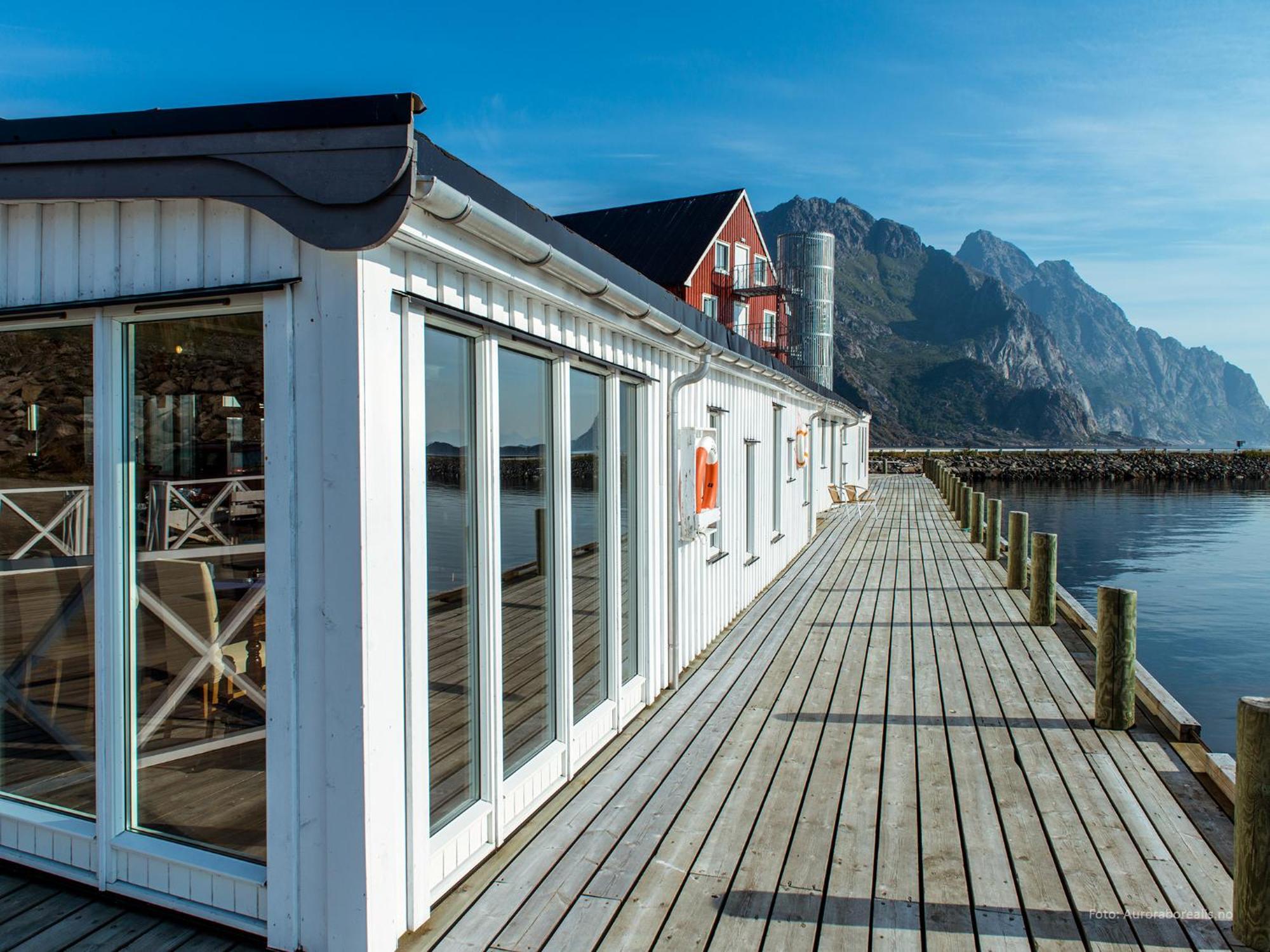 Fast Hotel Henningsvær Exterior foto
